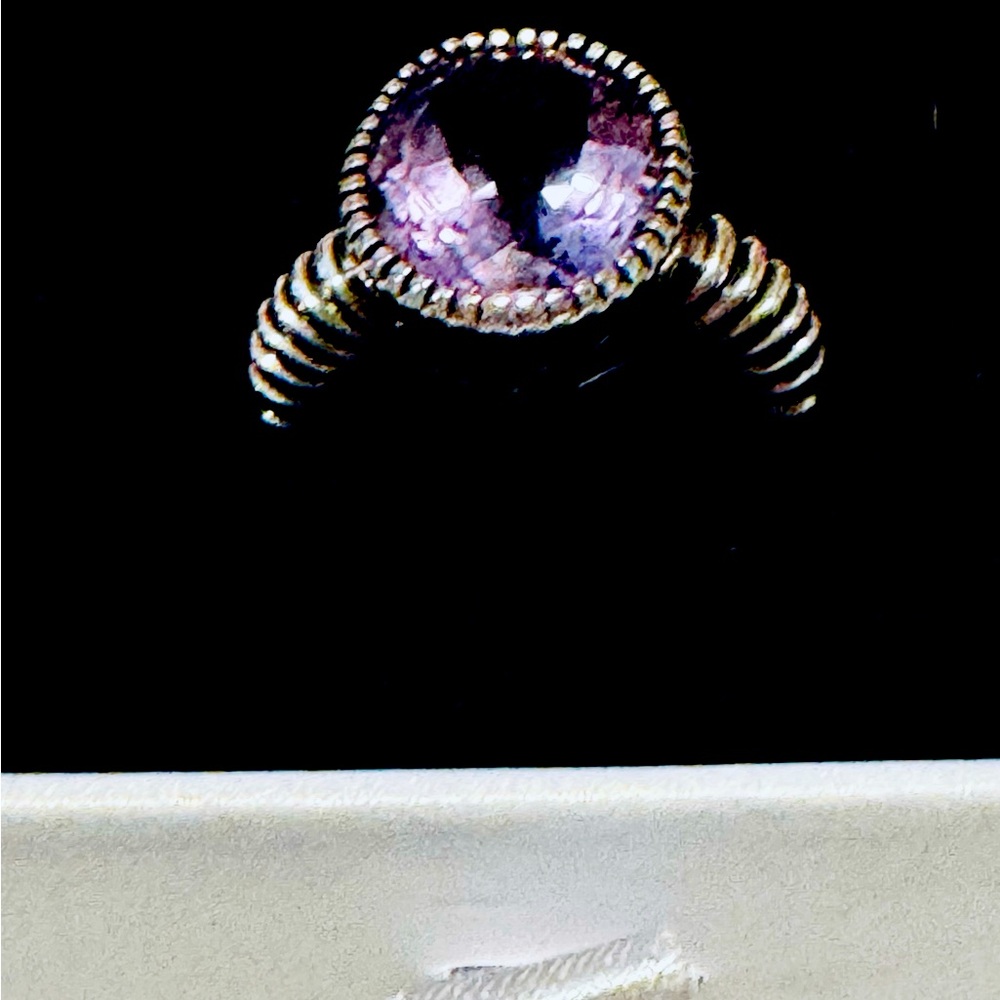 New amethyst ring for carrots, oval shape set in .925 sterling silver size 8